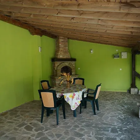 Angelinas With Private Pool